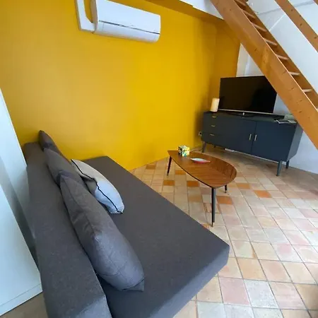 Les Lys Des Halles - Centre Apartment *